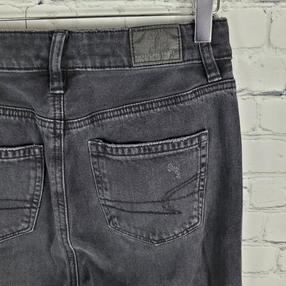 AMERICAN EAGLE | Mom Jean high waist destroyed distressed denim jeans